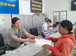 Người dân thực hiện các thủ tục hành chính tại Trung tâm phục vụ hành chính công xã Bù Gia Mập, tại thôn Bù Lư (tỉnh Đồng Nai). (Ảnh: TTXVN)