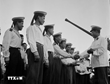 Những chiến sỹ Hải quân chiến thắng trong trận đánh đuổi tàu khu trục Maddox ngày 2/8/1964, được tặng Bằng khen của Quân chủng Hải quân. (Ảnh: Đoàn Tý/TTXVN)