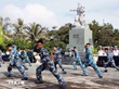 Chiến sỹ đảo Nam Yết, Đặc khu Trường Sa rèn luyện võ thuật, nâng cao sức khỏe, sẵn sàng hoàn thành nhiệm vụ. (Ảnh: Dương Giang/TTXVN)