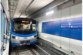 Hình ảnh đoàn tàu đầu tiên của tuyến Metro số 1 chạy thử nghiệm trên toàn tuyến Bến Thành - Suối Tiên