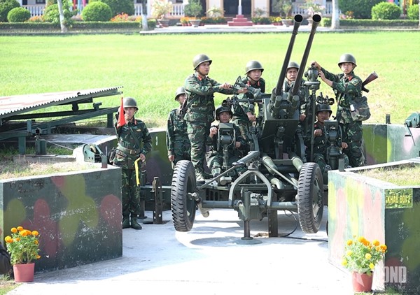 Mùa xuân bên mâm pháo